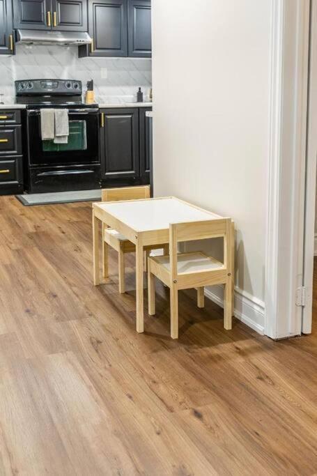 Spacious Basement Mississauga Ngoại thất bức ảnh