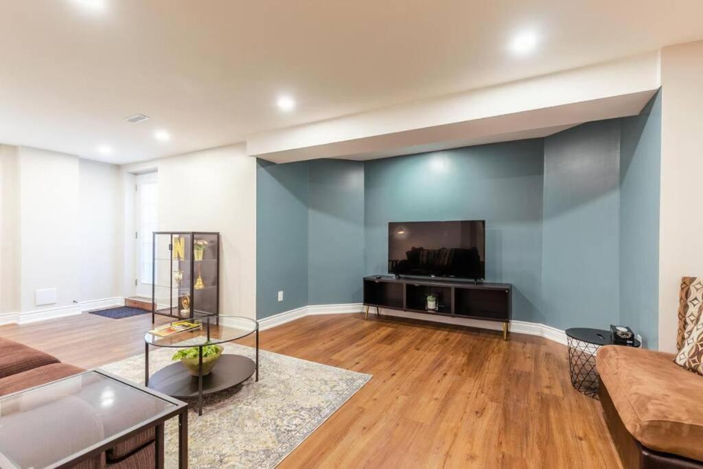 Spacious Basement Mississauga Ngoại thất bức ảnh